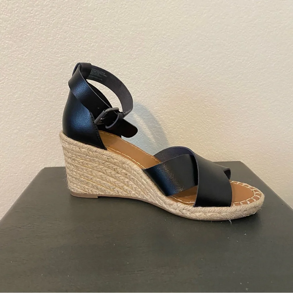 Universal Thread effortless espadrille